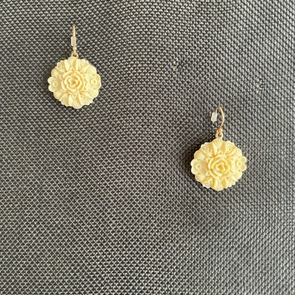 Faux ivory carved Lucky Brand earrings!